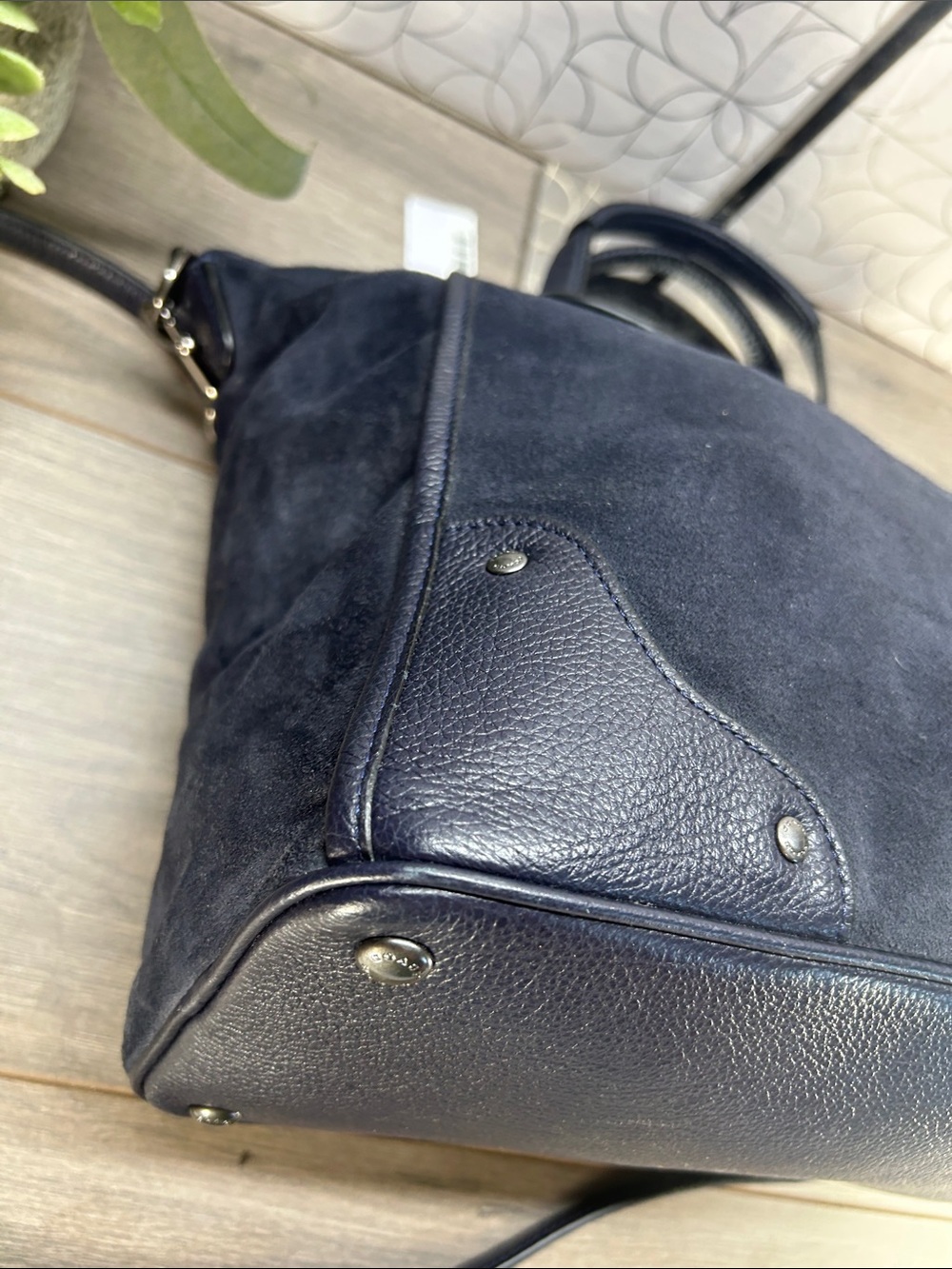 5467 Coach Navy Suede Leather Mickie tote Bag 265975467 - Picture 11 of 13